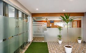 Sky Rise Inn Near Medanta - The Medicity, Gurugram
